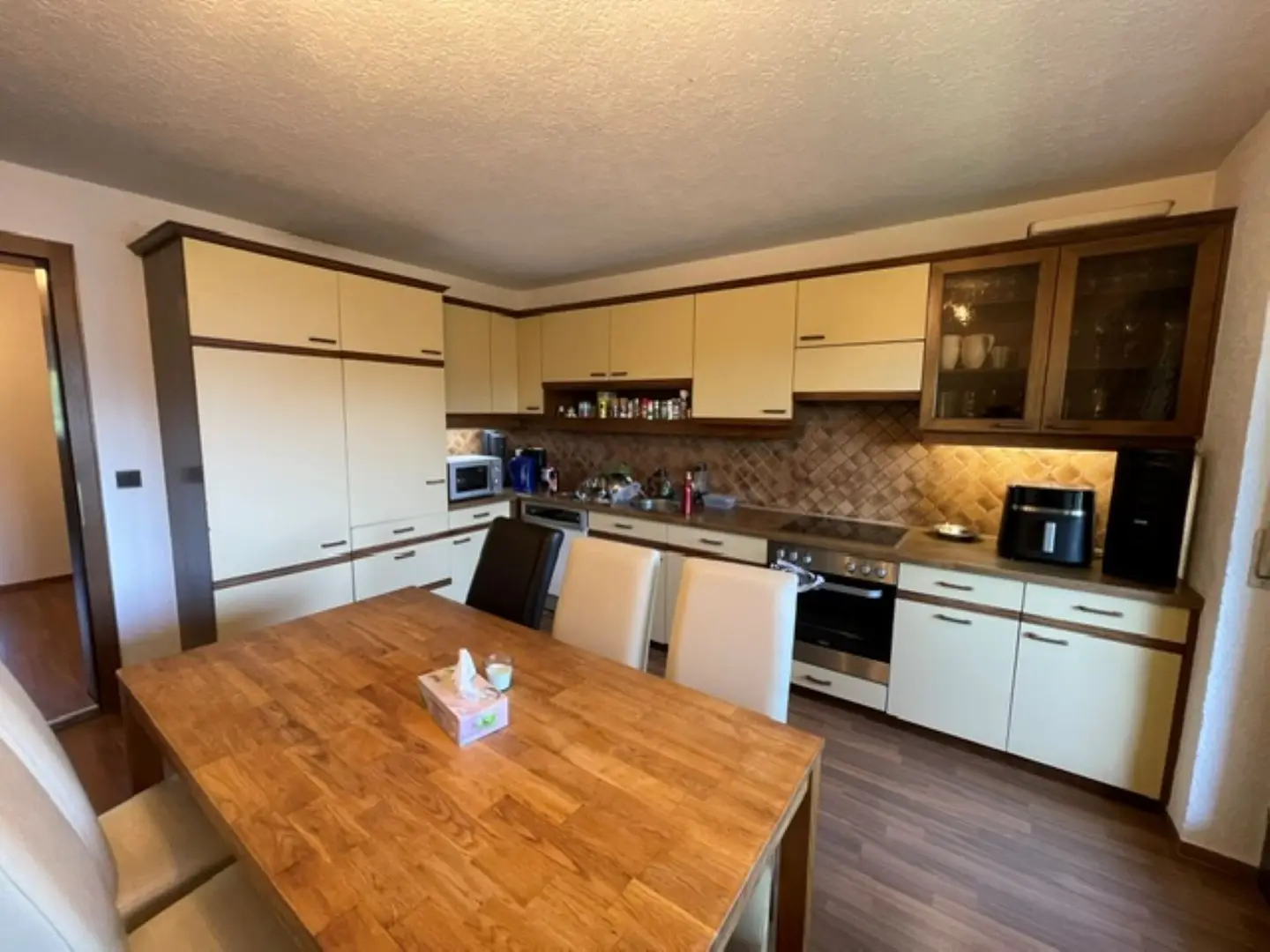 Apartment in Quiet Outskirts with Garage Included