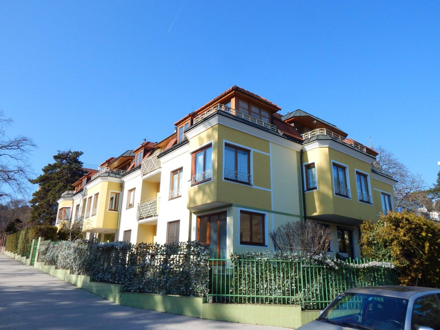 Apartment with private garden and terraces