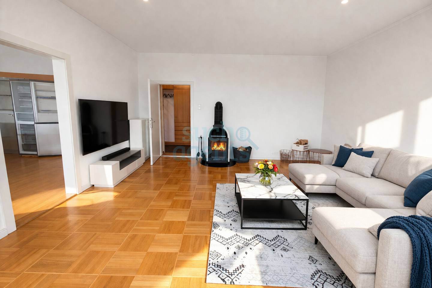 Wohnung Altbau mit hohen Decken und Balkon in Wels
