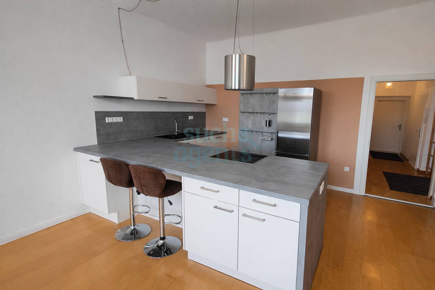 Wohnung Altbau mit hohen Decken und Balkon in Wels