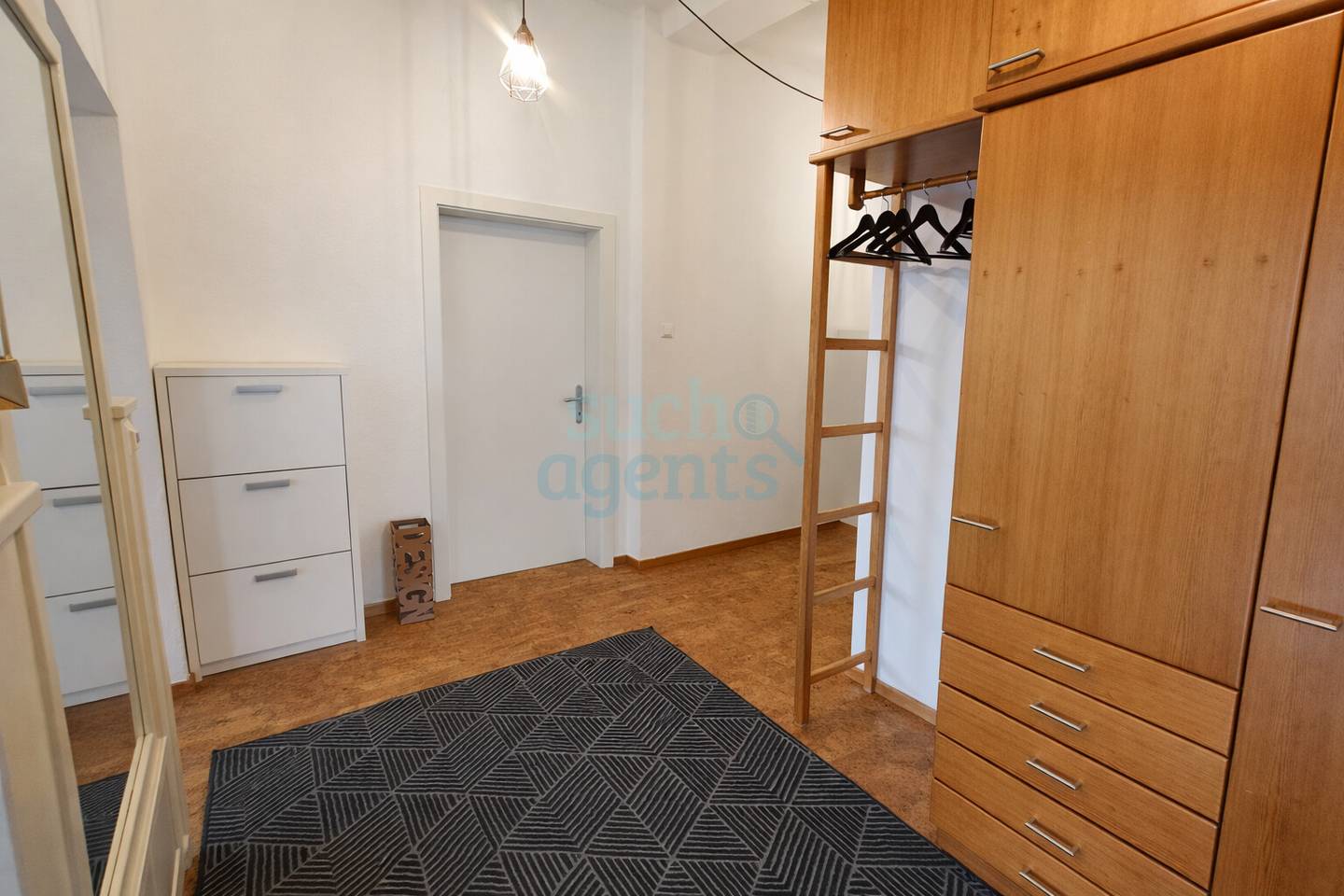 Wohnung Altbau mit hohen Decken und Balkon in Wels