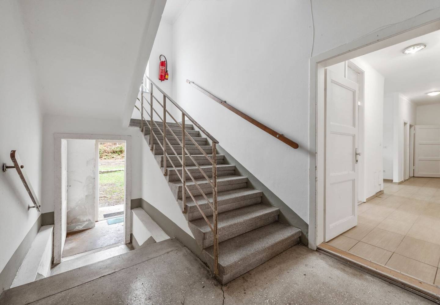 House with 3 units in Gloggnitz
