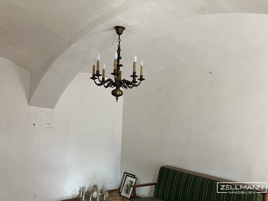 Historisches, sanierungsbedürftiges Winzerhaus mit großem Ruhegarten  | ZELLMANN IMMOBILIEN