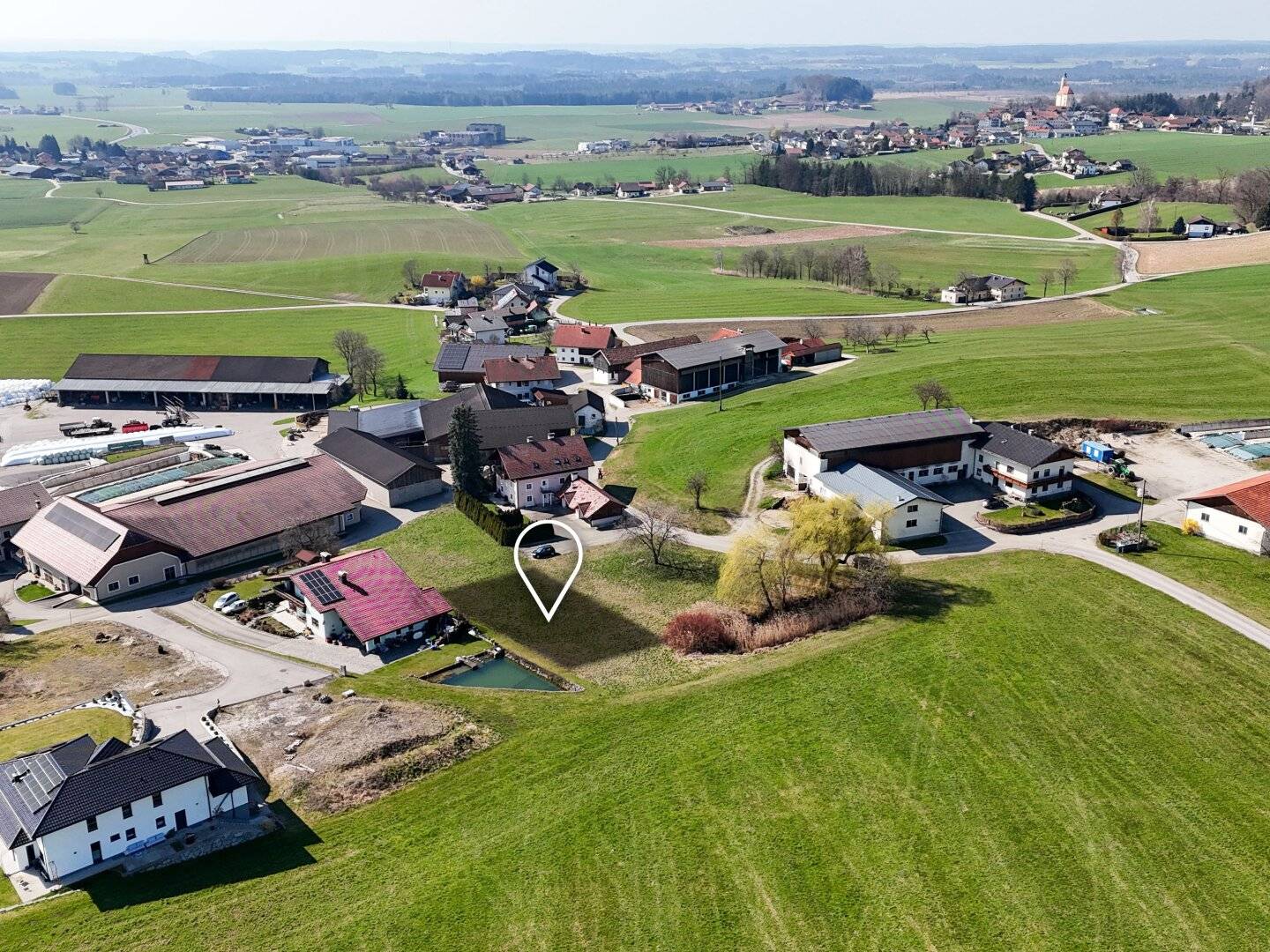 Building land in Moosdorf, 689 m²