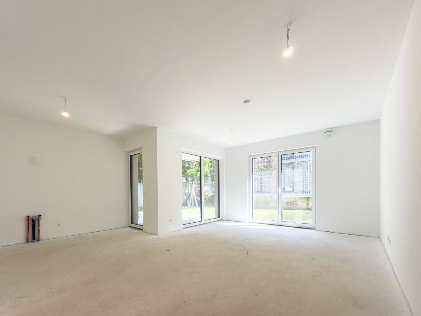 Apartment first occupancy brand new garden