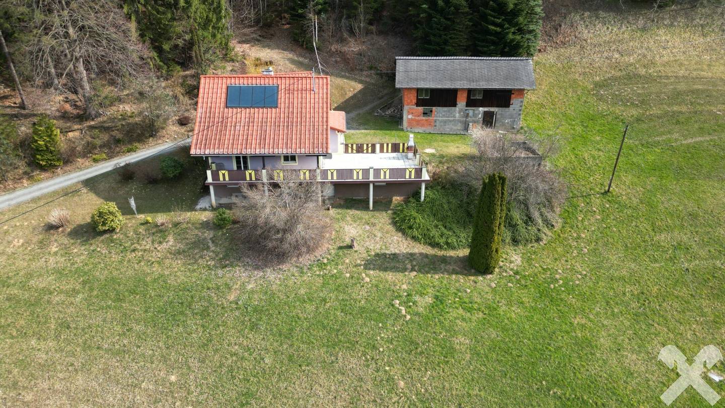Bauernhaus mit Wald in Stammeregg