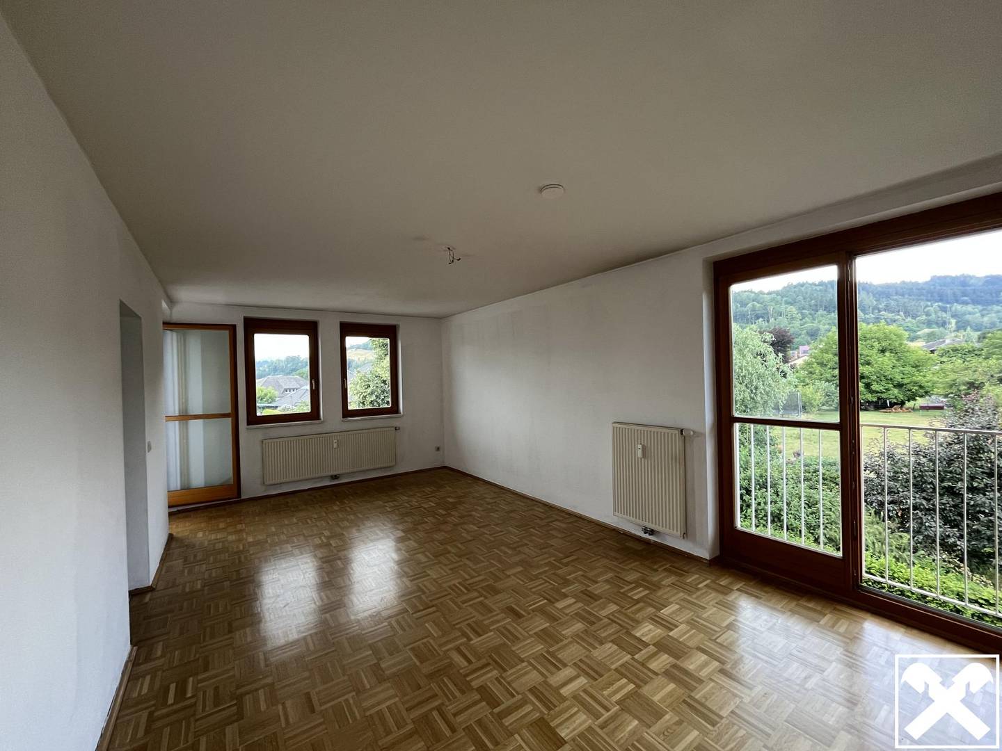 Helle Wohnung mit Loggia in ruhiger Lage