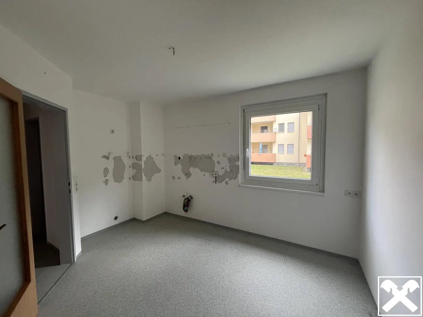 Ground floor apartment with loggia quiet complex