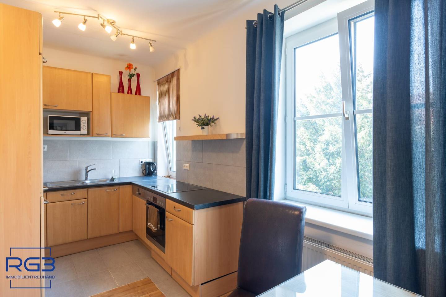 Charming small apartment ideal for singles and couples