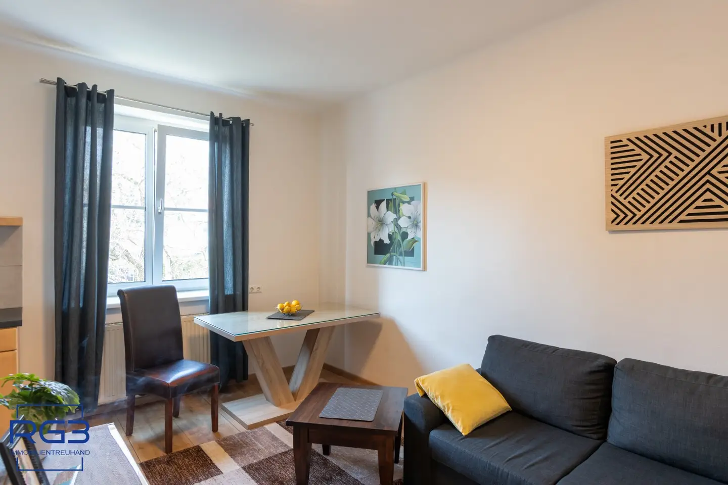 Charming small apartment ideal for singles and couples