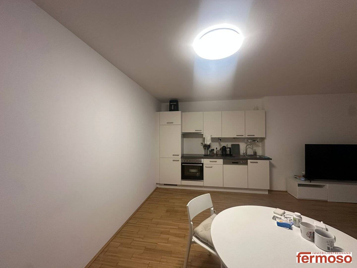 Neuwertige Wohnung Loggia Höchstädtplatz