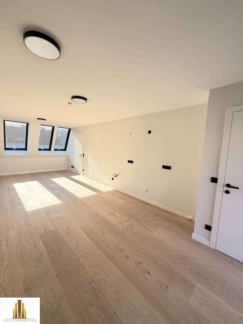 Top floor apartment with balcony first occupancy