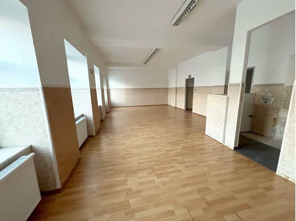 297m² Warehouse Ground Floor Ottakring