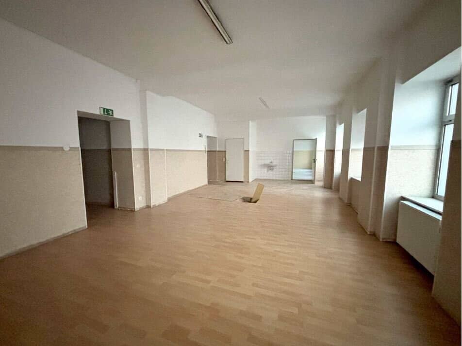 297m² Warehouse Ground Floor Ottakring