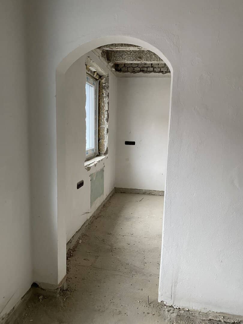 Sunny balcony apartment to renovate yourself with 3 rooms commission free on www.riedersbach.com