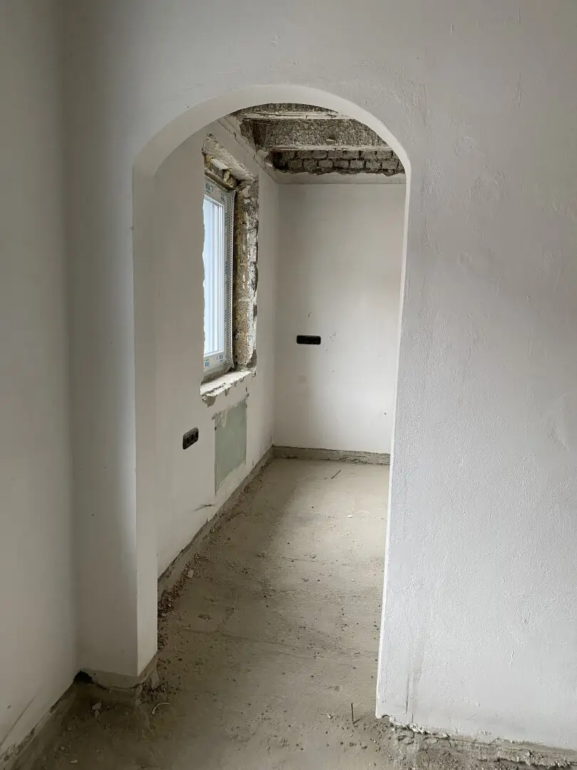 Sunny balcony apartment to renovate yourself with 3 rooms commission free on www.riedersbach.com