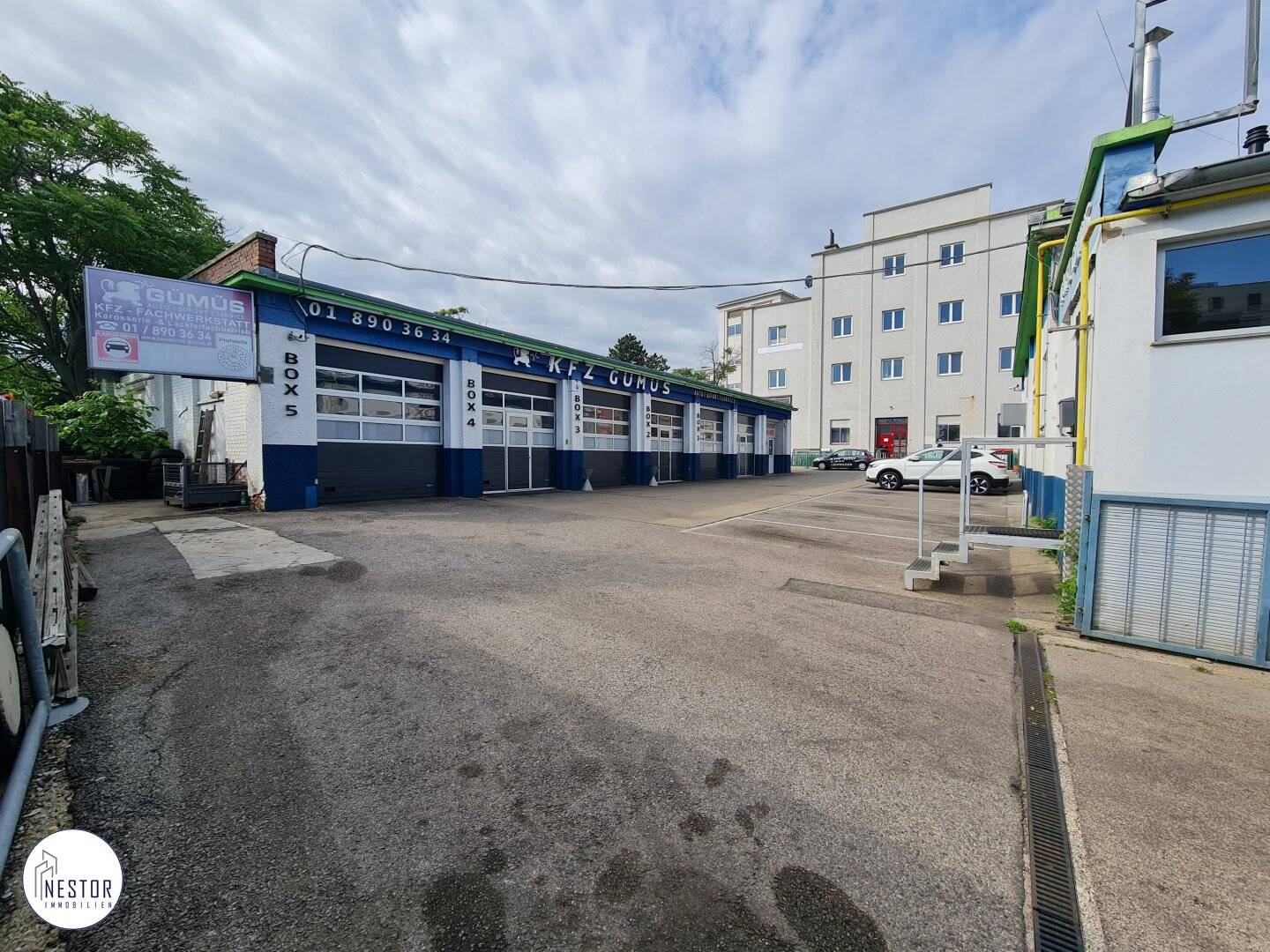 New price I Large-scale workshop | 20 car parking spaces | Simmering