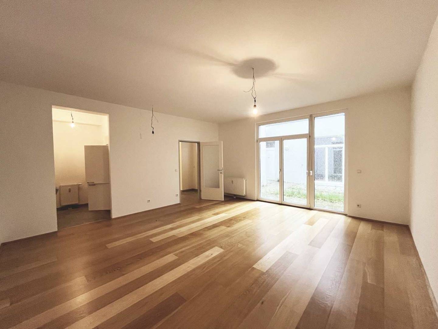 Erdgeschosswohnung mit Terrasse und Garten