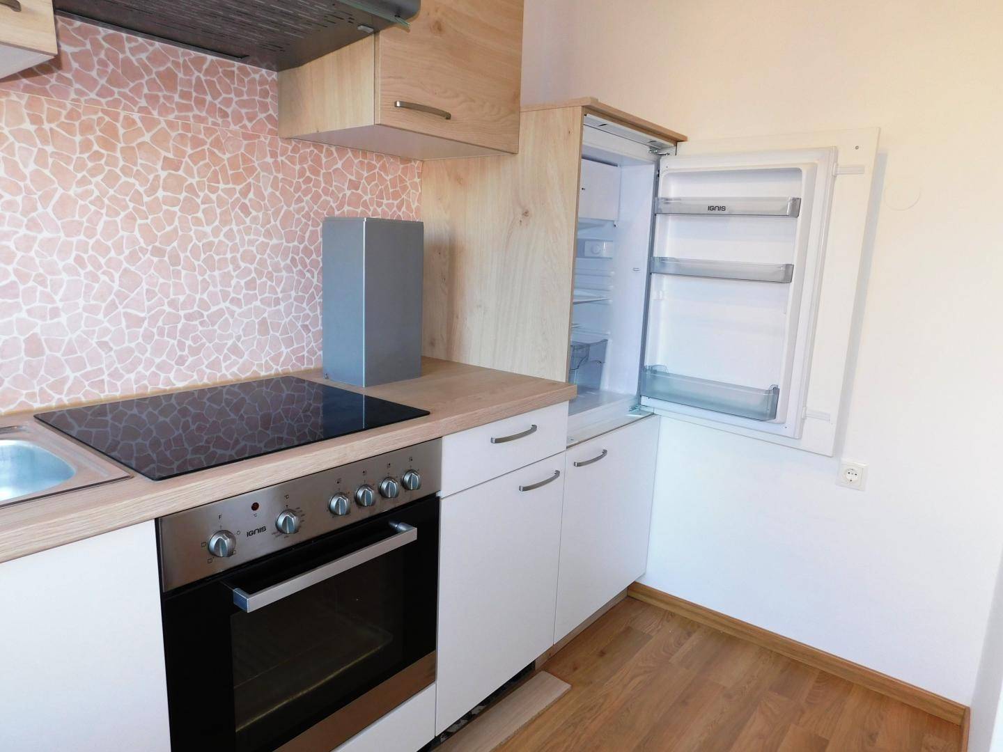Investment apartment with lift commission free