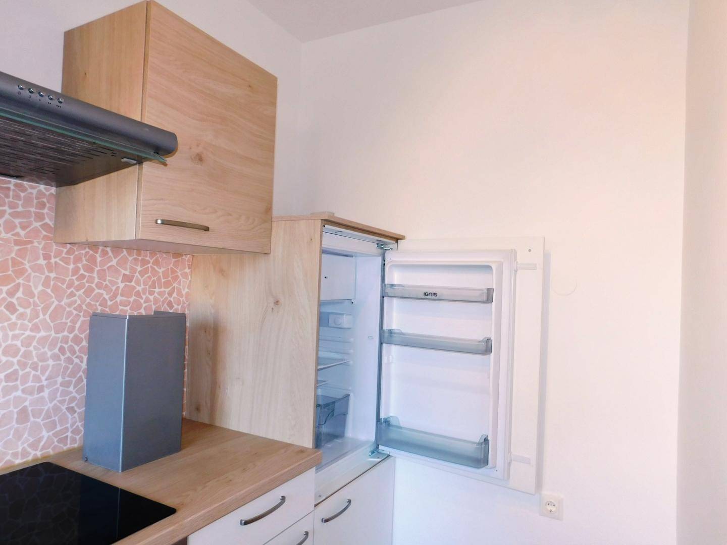 Investment apartment with lift commission free