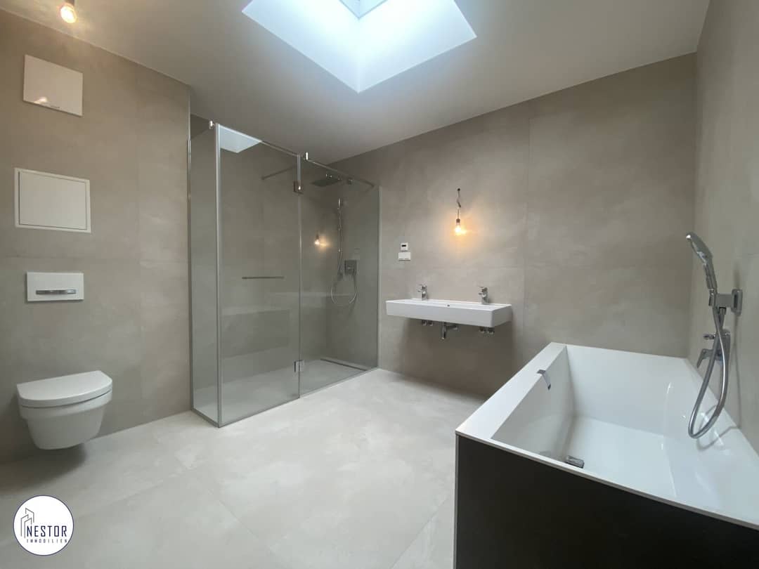 Dachgeschosswohnung Erstbezug Lobau Nähe U2 Balkon