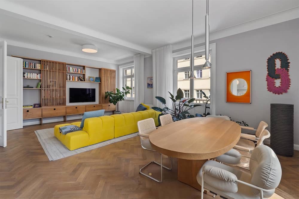 Altbauwohnung mit Kamin Großzügige Wohnfläche 136 m²