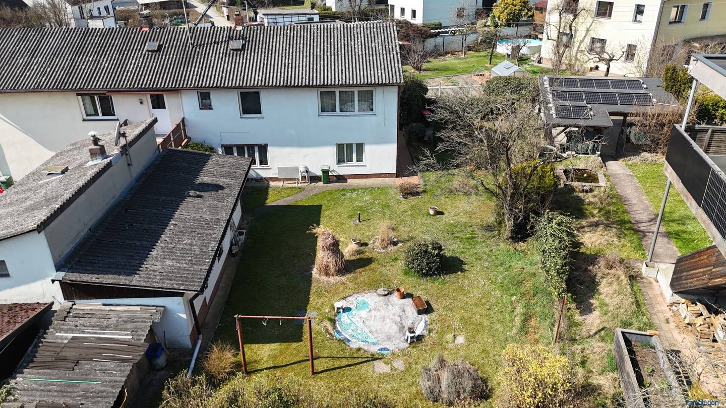 Sanierungsbedürftige Doppelhaushälfte Doppl