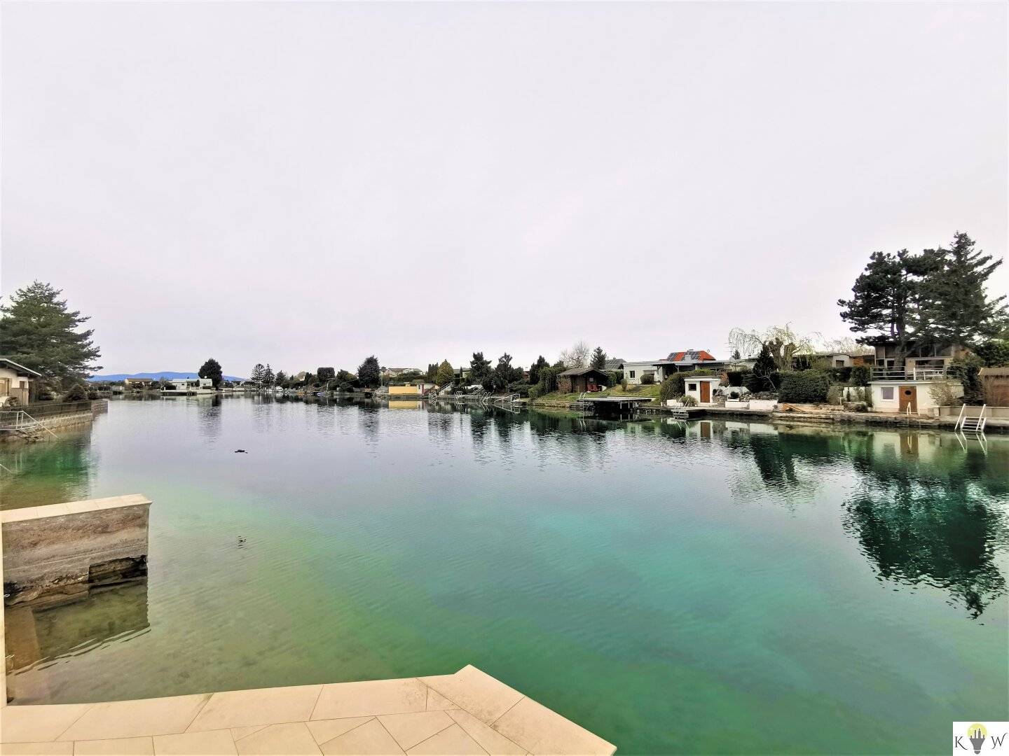 House by the lake in Weigelsdorf