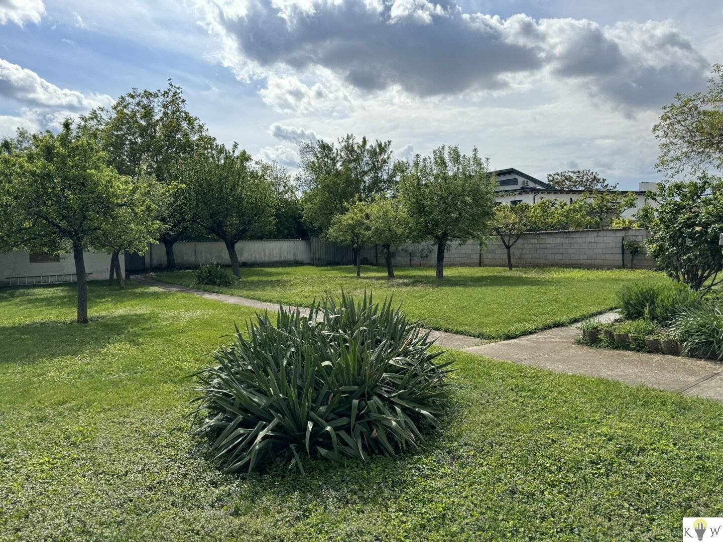 REDUCED Ideal family home with a large sunny plot for you and your family