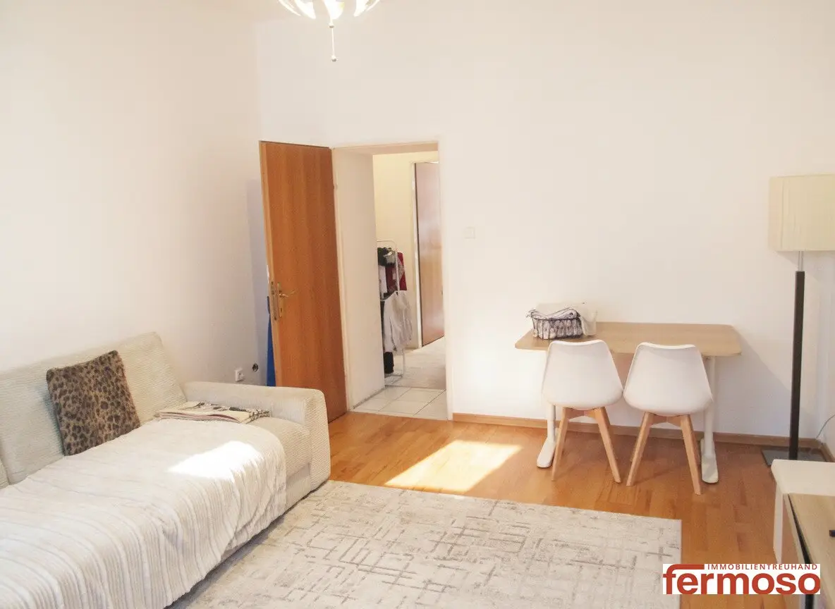 Helle Wohnung mit Südausrichtung und Parkett