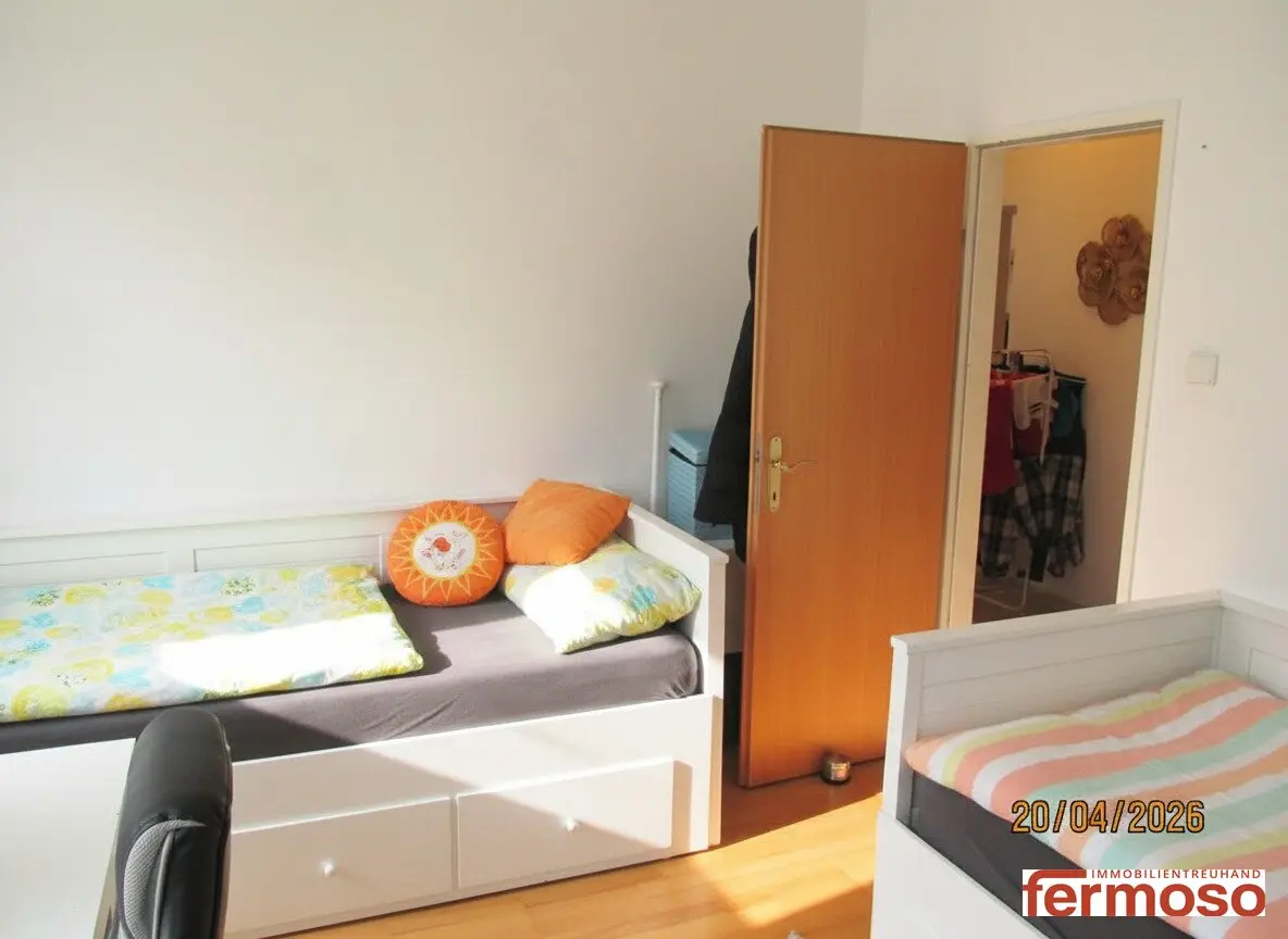 Helle Wohnung mit Südausrichtung und Parkett