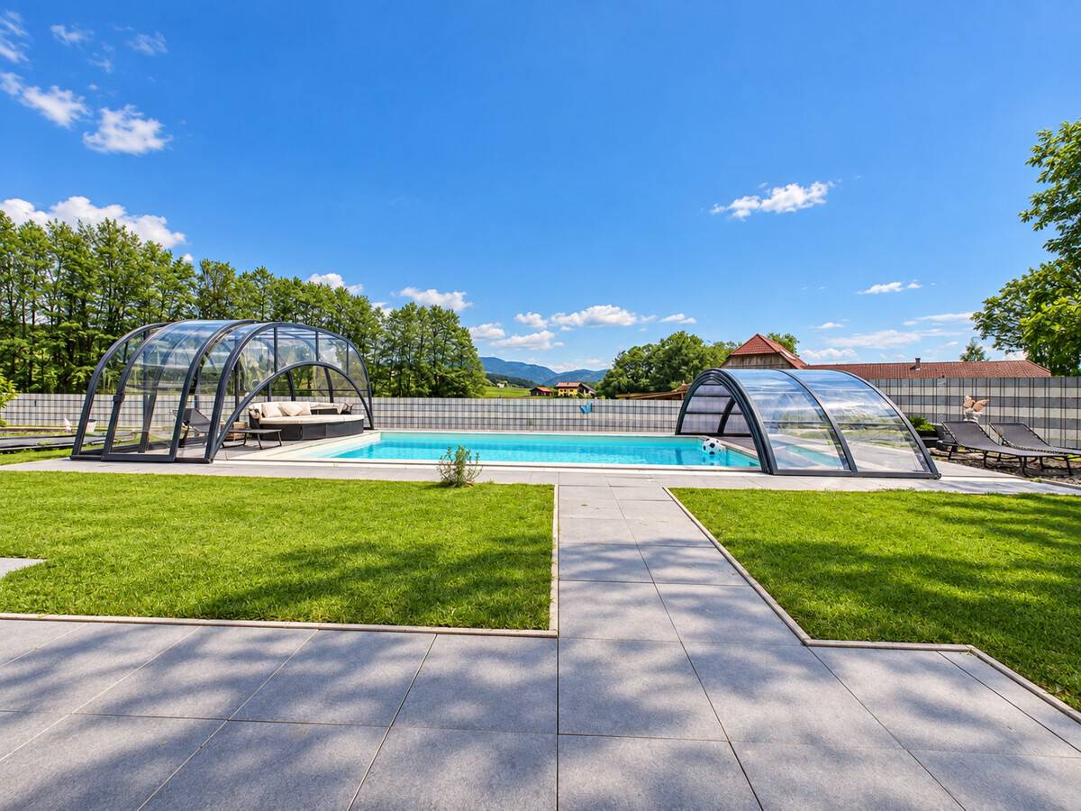 Wohnhaus mit Pool in Flatschach