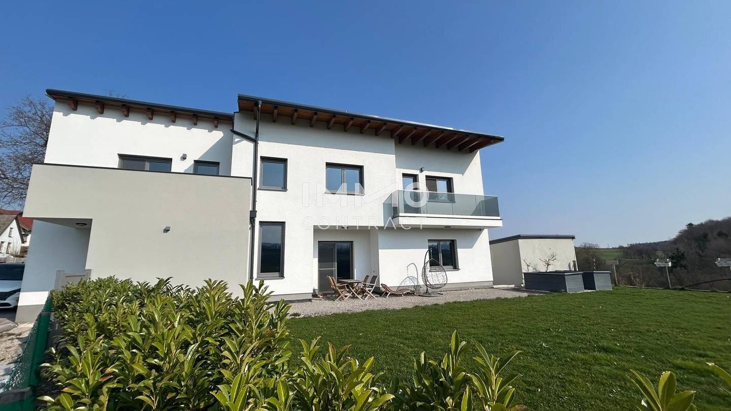 Neuwertiges Haus in Hofstetten mit Fernblick