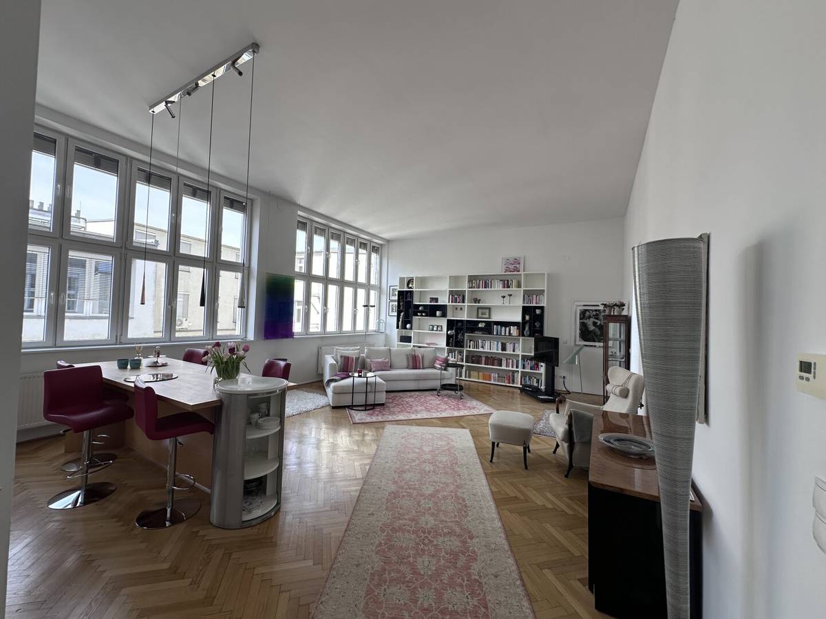 Penthouse with 43m² terrace, Vienna 1040
