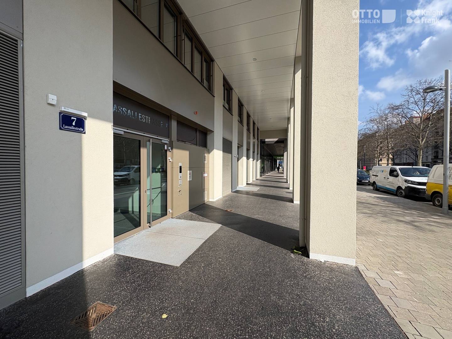Modern office Lassallestr. 319m²