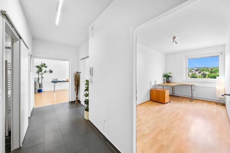 Dachgeschosswohnung mit Burg Liechtenstein Blick