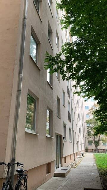 Attic apartment with terrace and park view