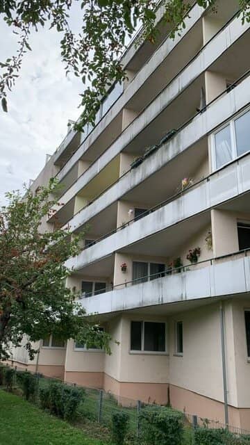 Ground floor apartment park view near Spittelau