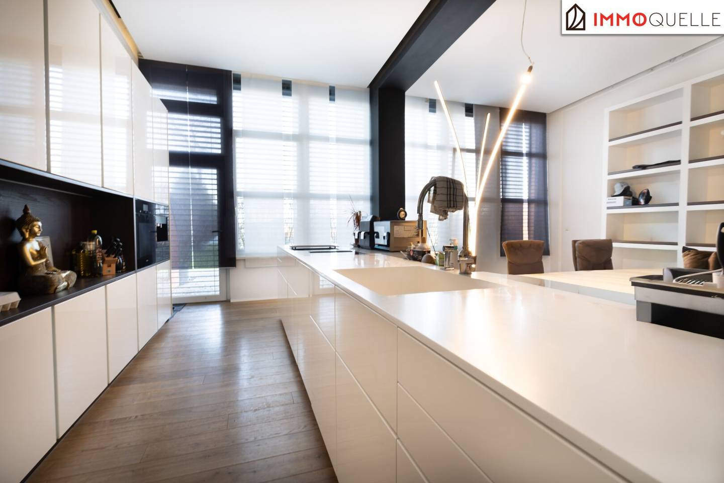 Wohnung with roof terrace and living area