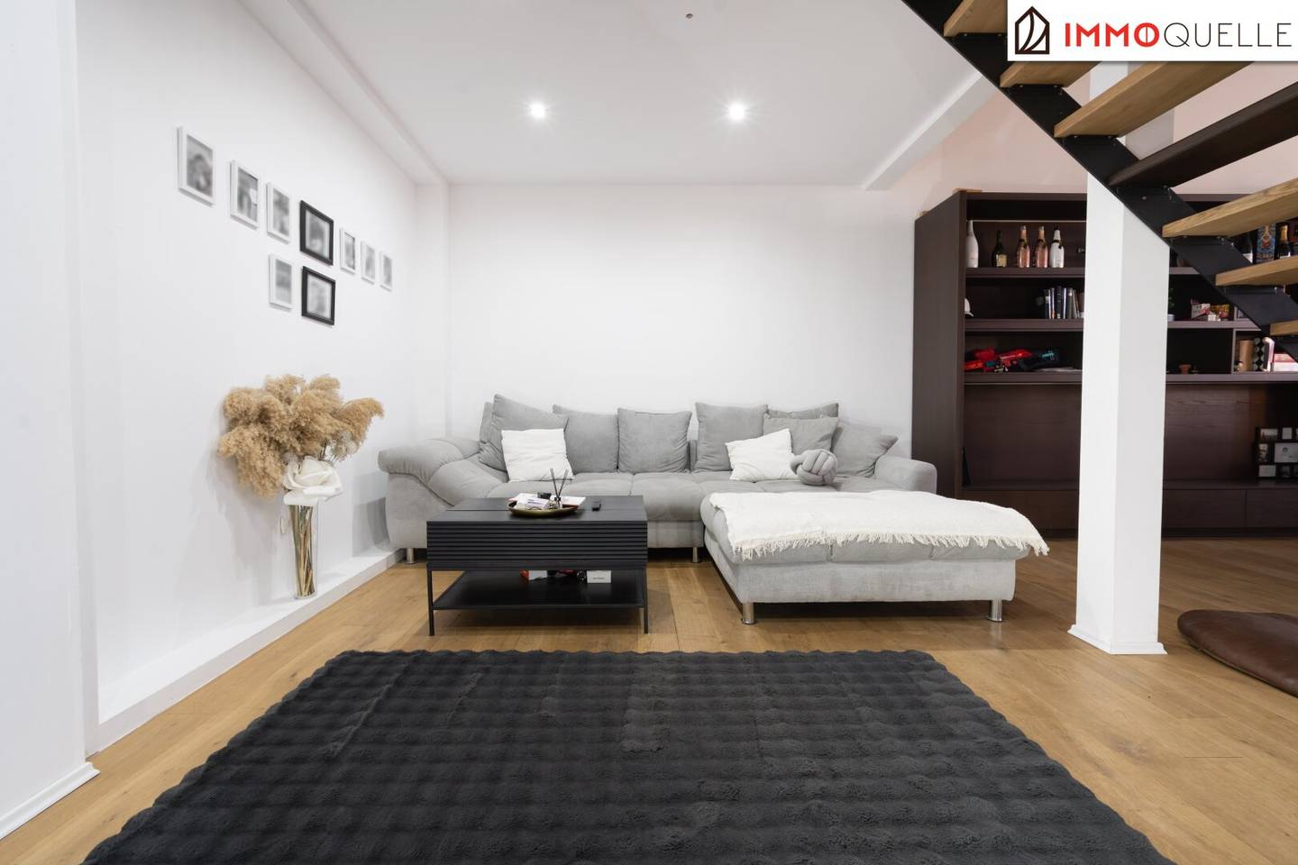 Wohnung with roof terrace and living area
