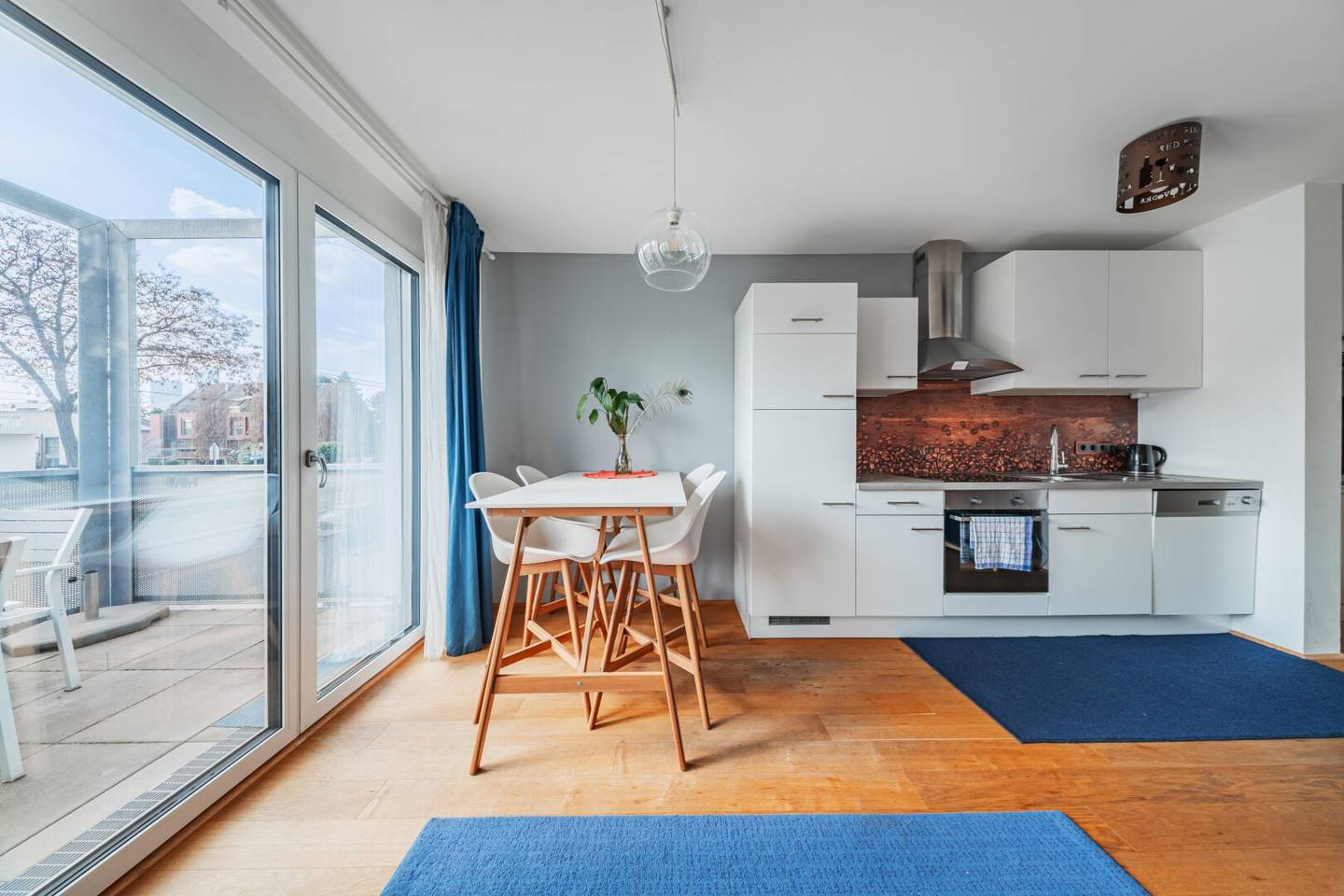 Apartment with pool and loggia near Old Danube