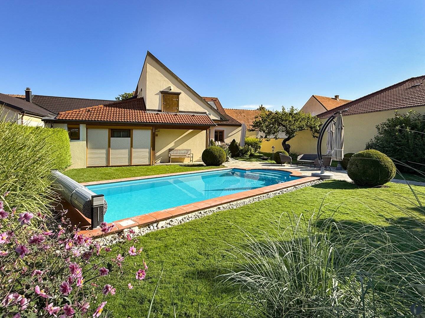 Spacious family home with pool in Langenschönbichl