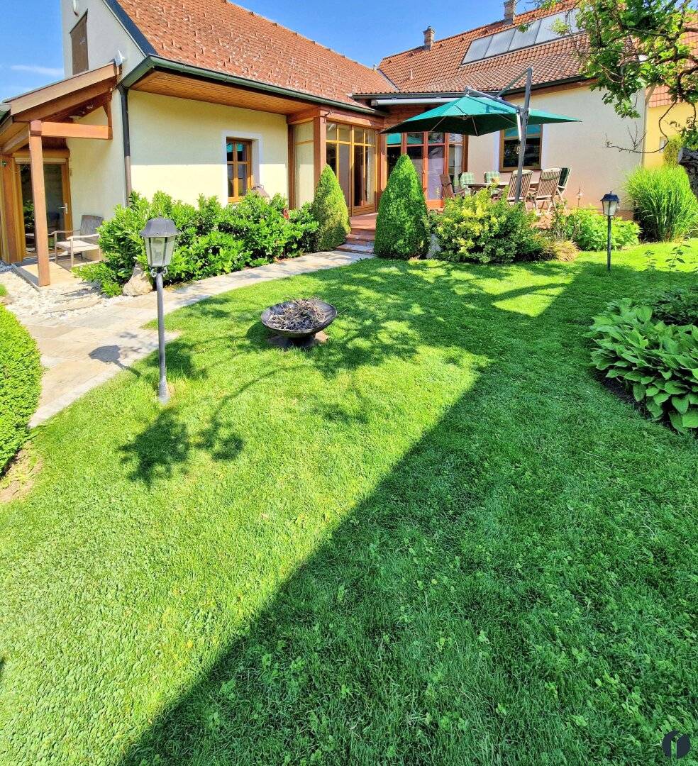 Spacious family home with pool in Langenschönbichl