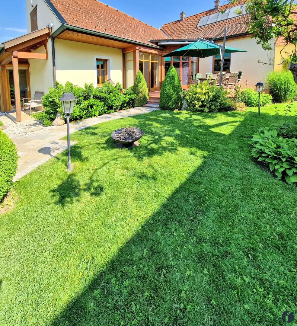 Großes EFH mit Pool in Langenschönbichl