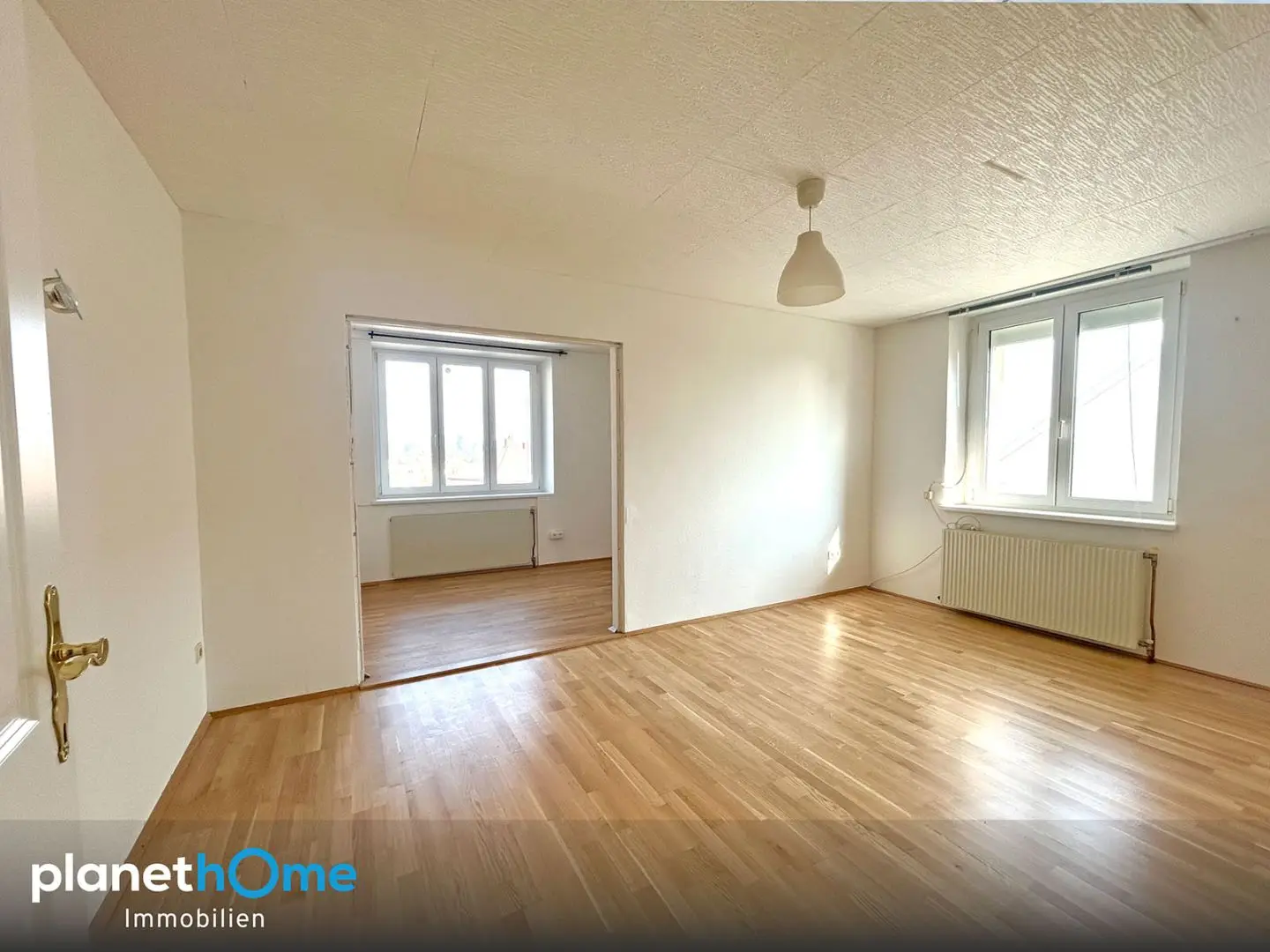 Bright two room apartment near Klinik Hietzing with city view