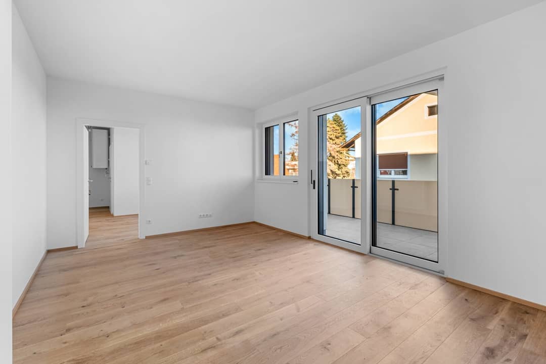 Erstbezug Wohnung mit Balkon Tiefgaragenplatz