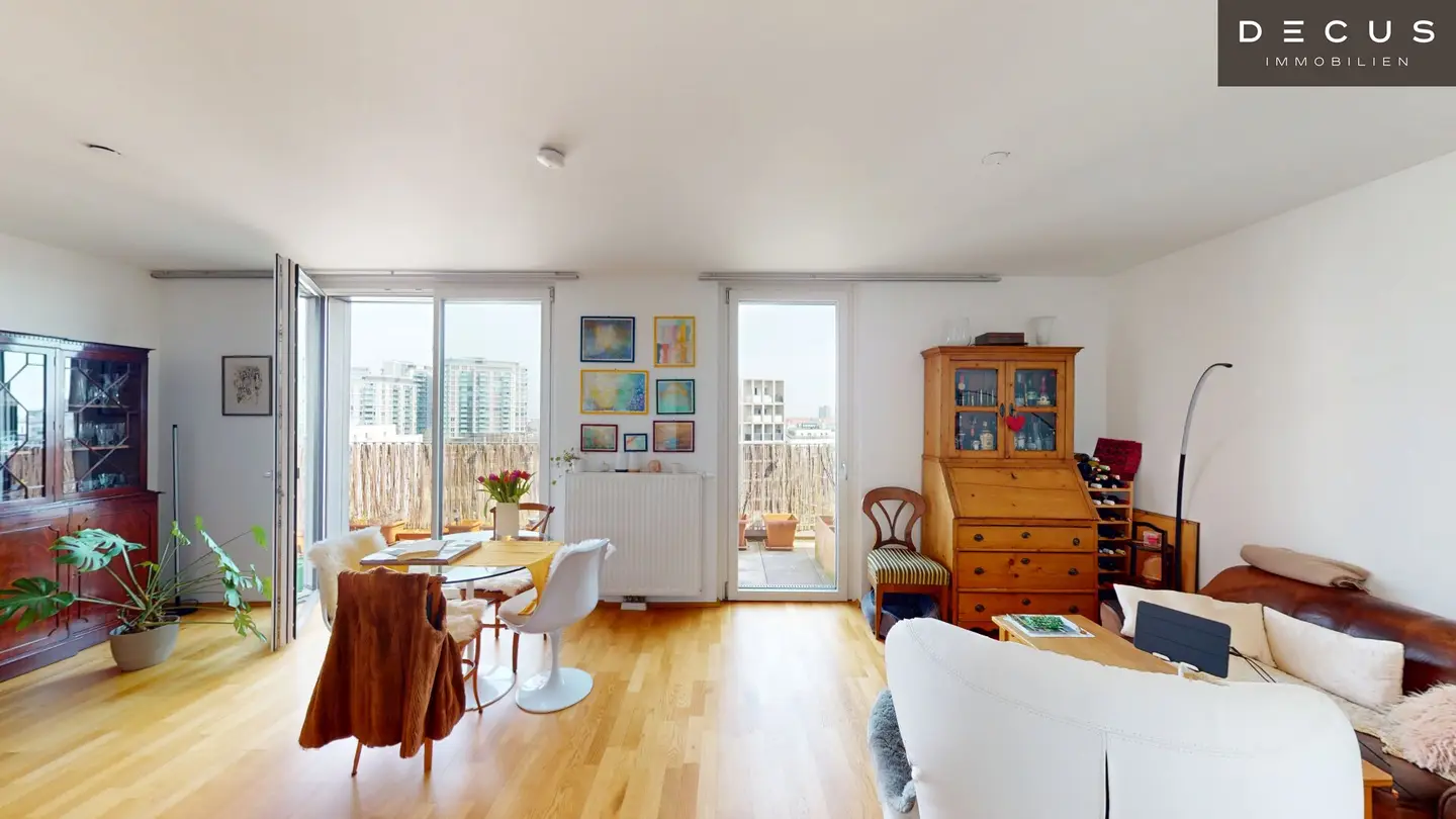 Apartment with terrace and parking near main station