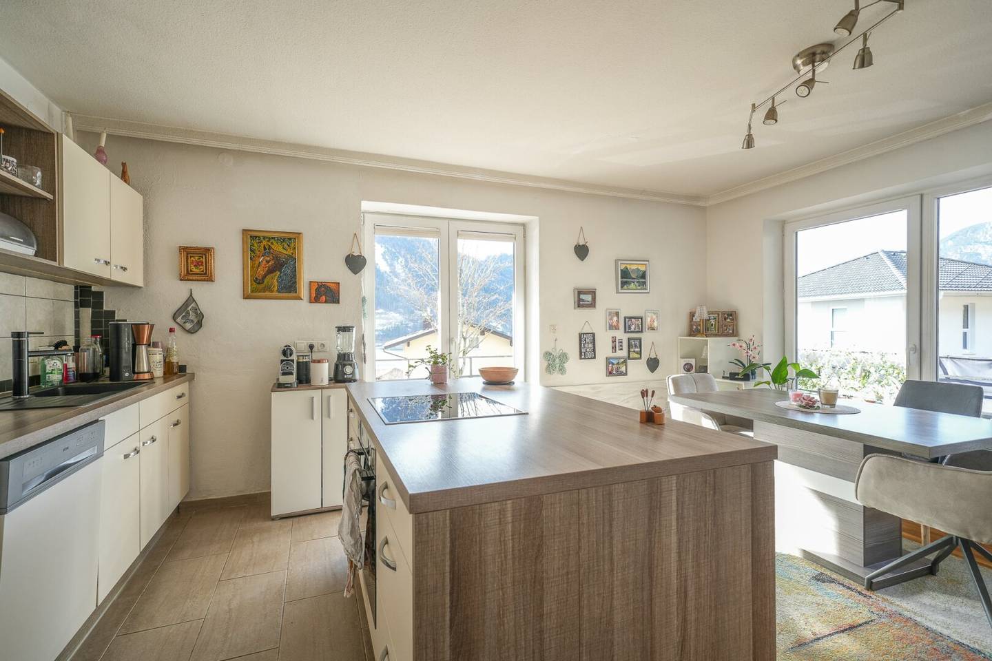 TRAUMHAFTER SEEBLICK - Mehrfamilienhaus mit Potenzial am Achensee