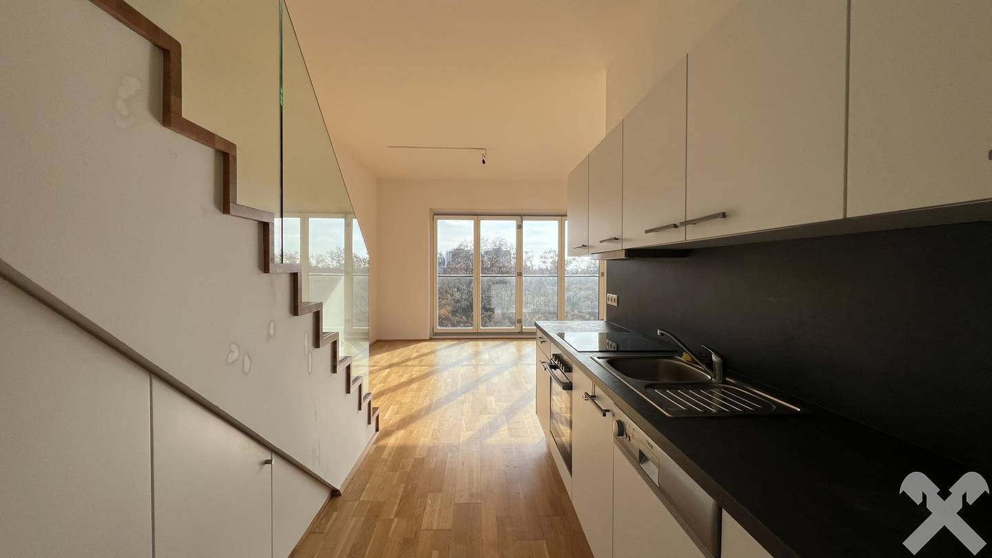 Penthouse with roof terrace and garage included