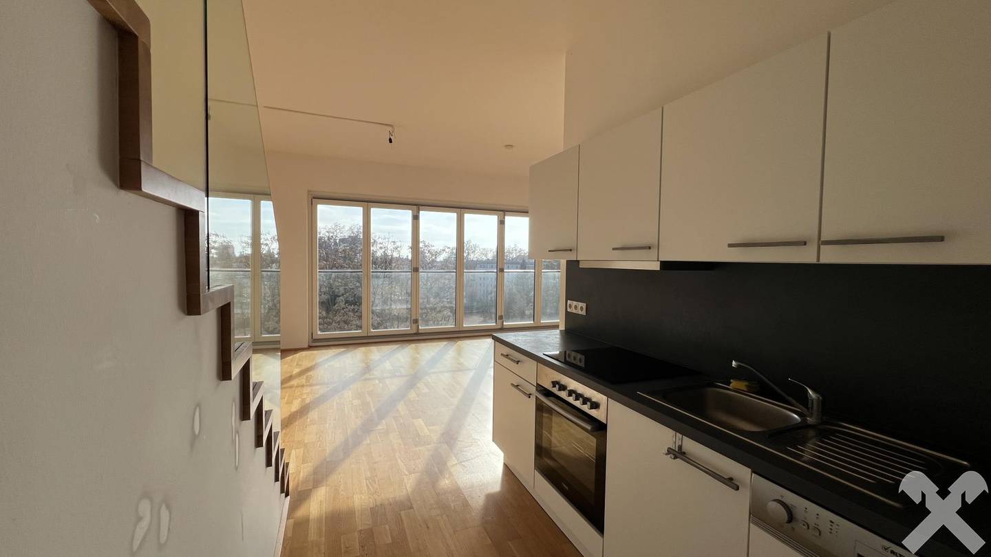 Penthouse with roof terrace and garage included